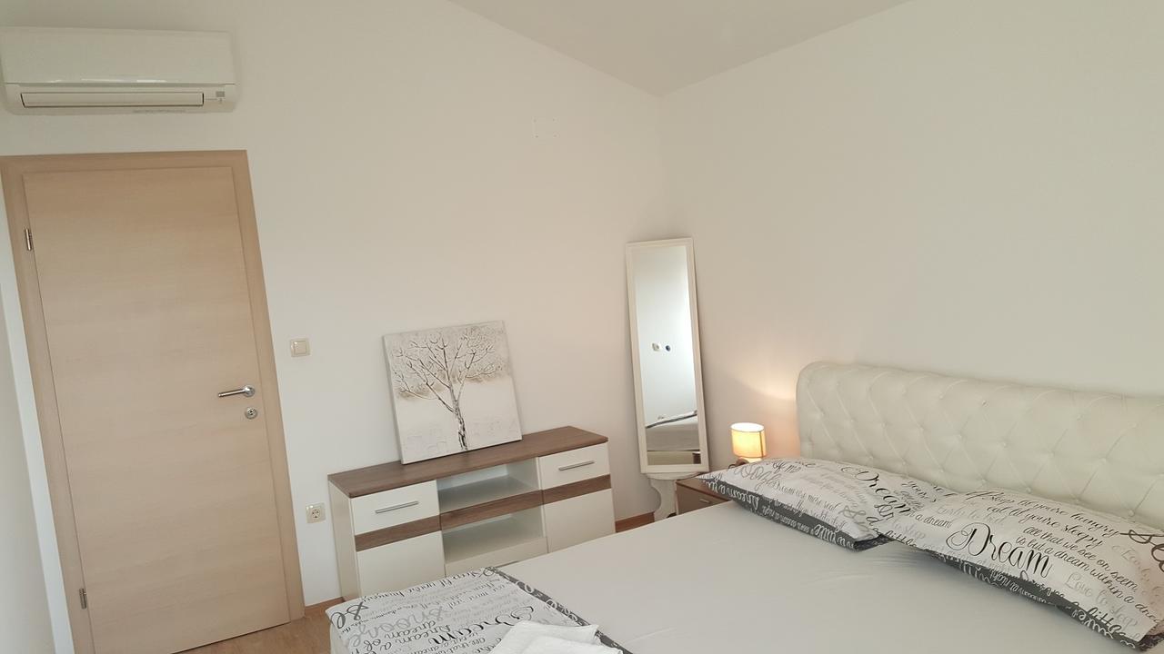 Apartman Baric Севид Екстериор снимка