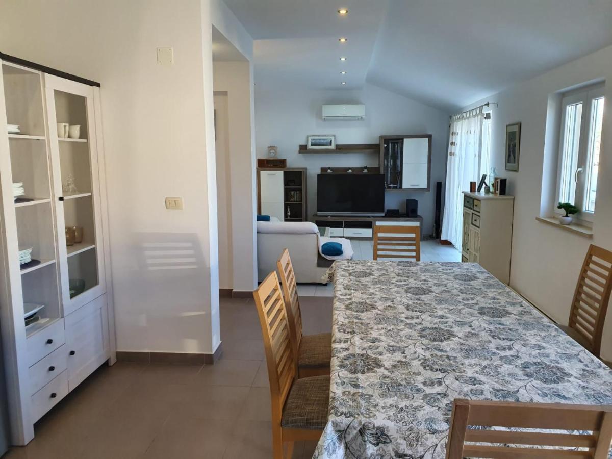 Apartman Baric Севид Екстериор снимка